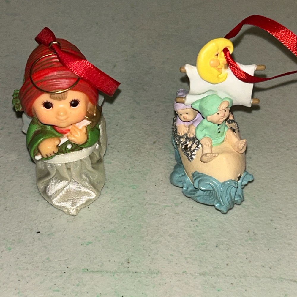 2 Hallmark Keepsake Ornaments 1985 Muffin The Angel 1986 Wynken, Blynken, & Nod